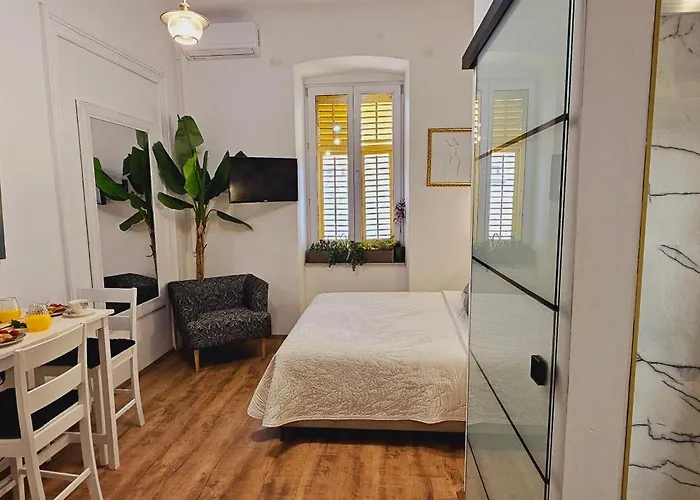 Bed and breakfast Lui 3*